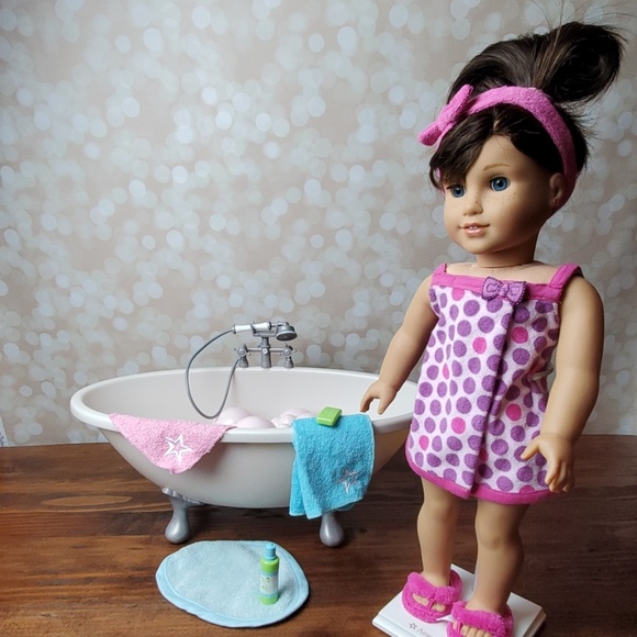 american girl bathtub with bubbles